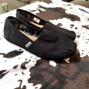 Women’s Toms black 7